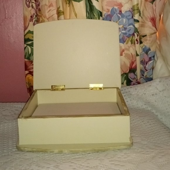 BEAUTIFUL WOODEN COLORFUL STORAGE BOX EMPTY - Picture 2 of 7